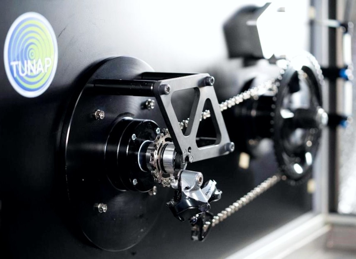 Chain test bench at TUNAP. Chain test bench at TUNAP.